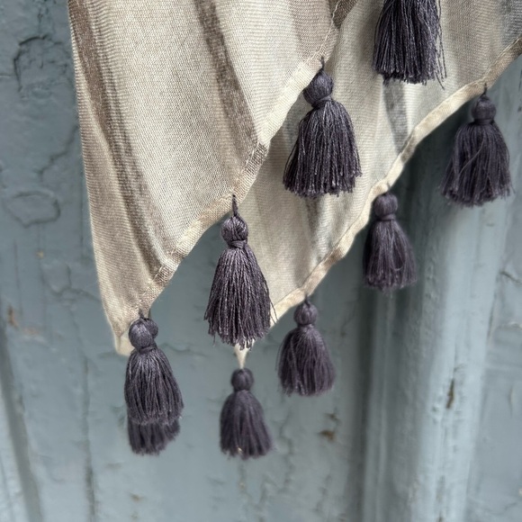 Nordstrom Pom Pom Shawl Wrap, One Size - Picture 7 of 11